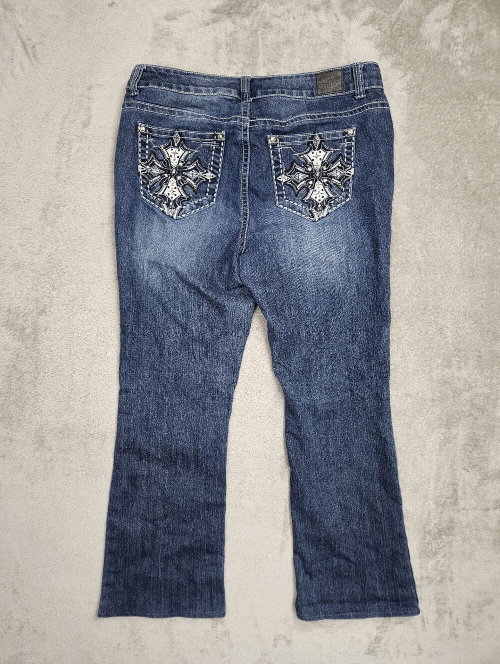 Love Indigo Women’s Size 14 Cropped/Bootcut Jeans Embellished Cross Back EUC